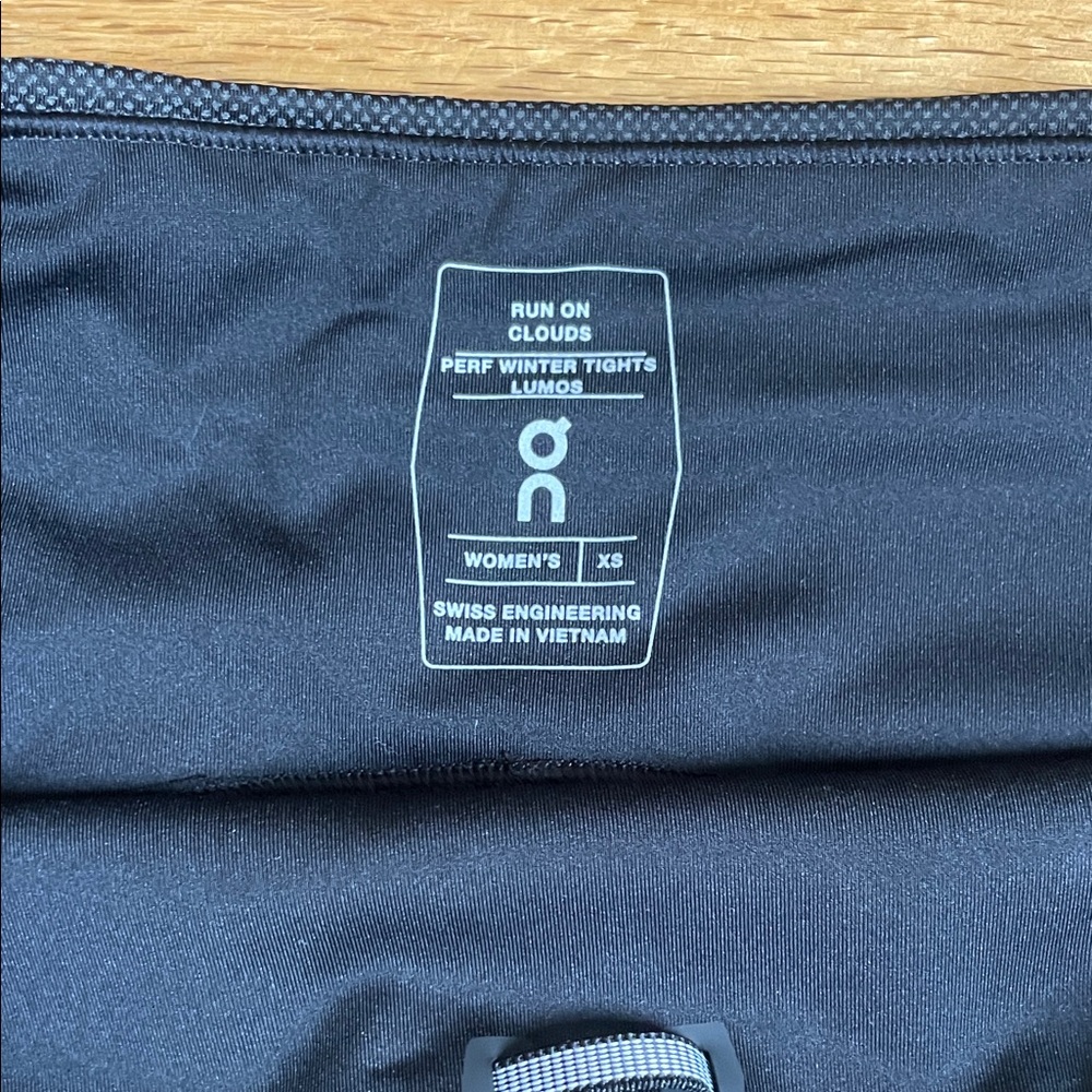 On Running Performance Reflective Brushed Black L… - image 2